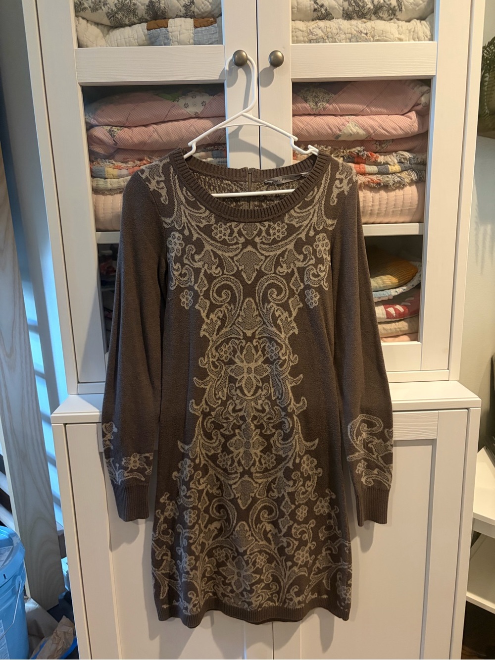 Athleta Brown Knit Long Sleeve Dress with Cream Scroll Pattern